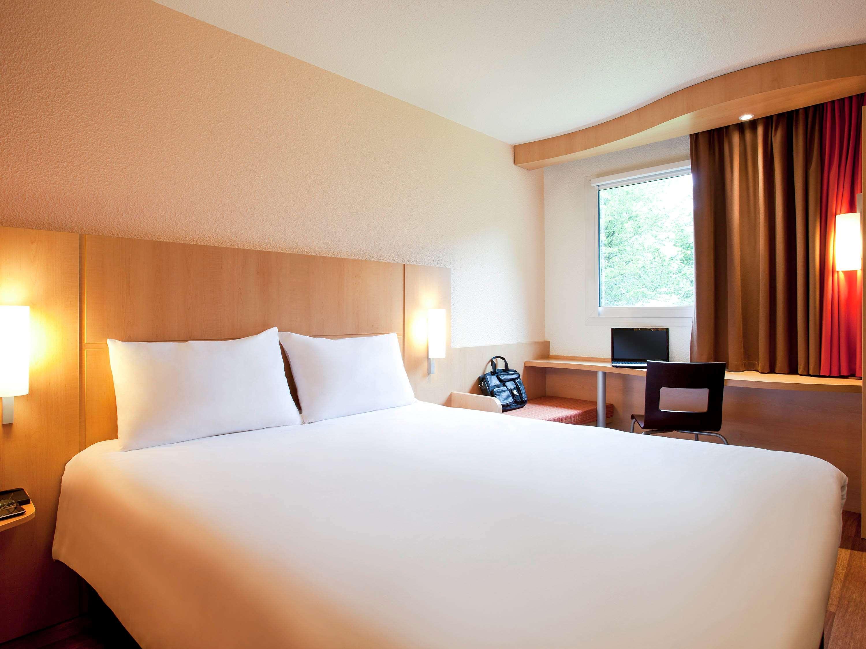 Отель Ibis Biarritz Anglet Aeroport Экстерьер фото