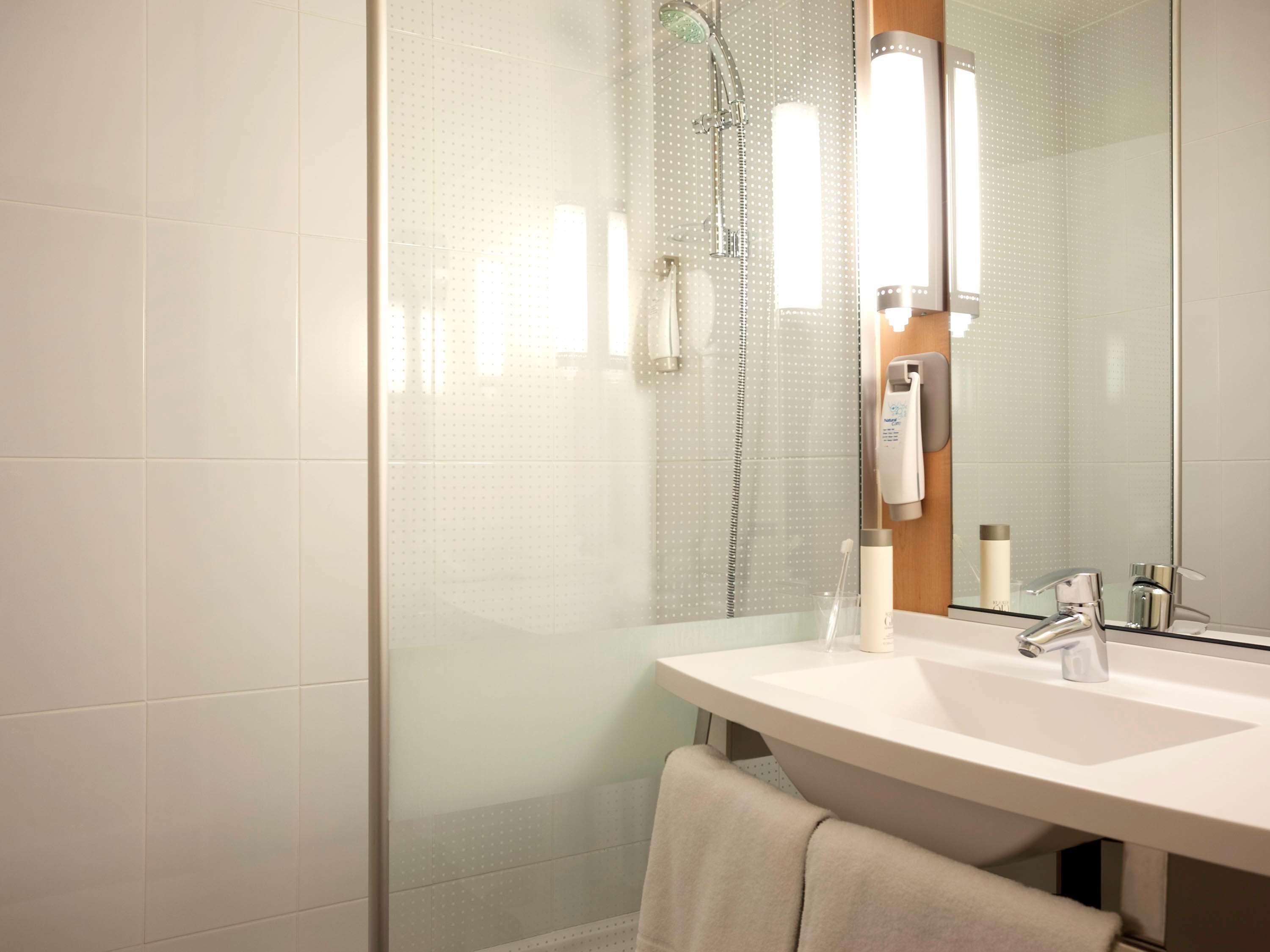 Отель Ibis Biarritz Anglet Aeroport Экстерьер фото
