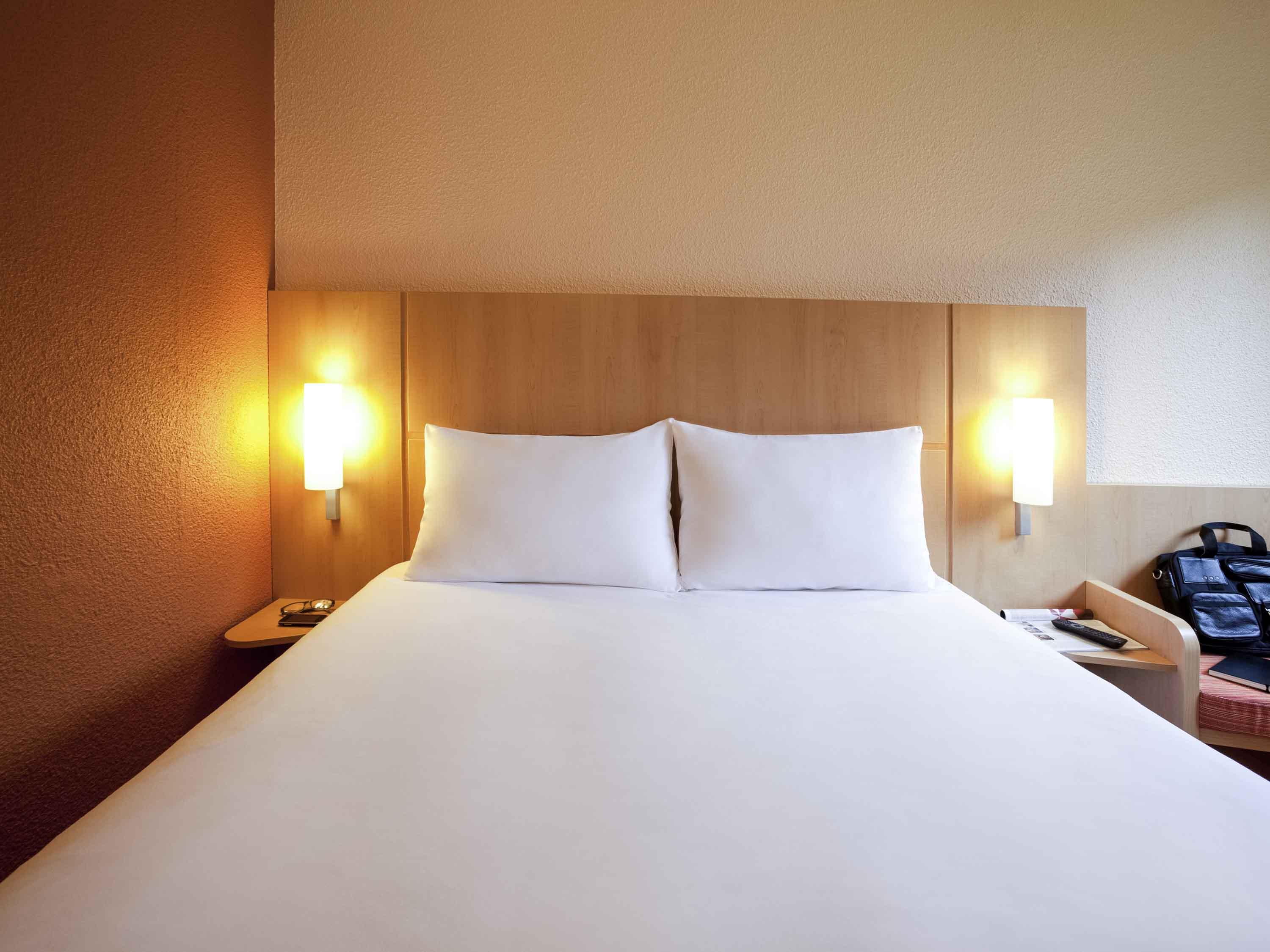 Отель Ibis Biarritz Anglet Aeroport Экстерьер фото