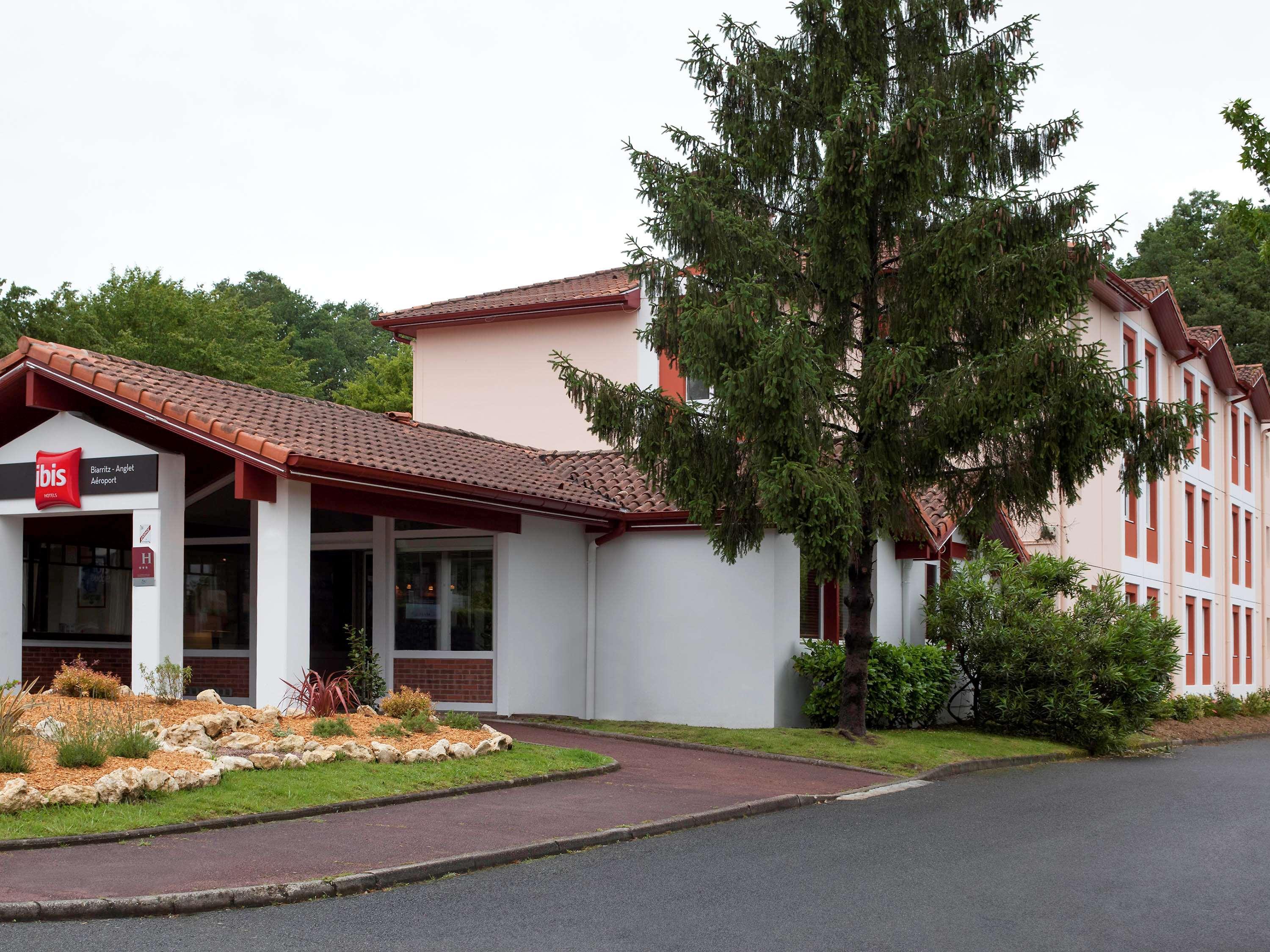 Отель Ibis Biarritz Anglet Aeroport Экстерьер фото